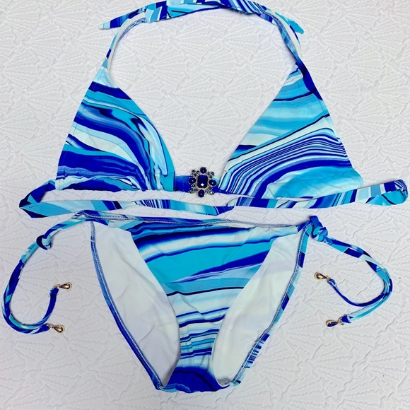 Sol Lo String Bikini EUC w/wavy stripes of blue & white & Embellishments Size 6 - Picture 2 of 12